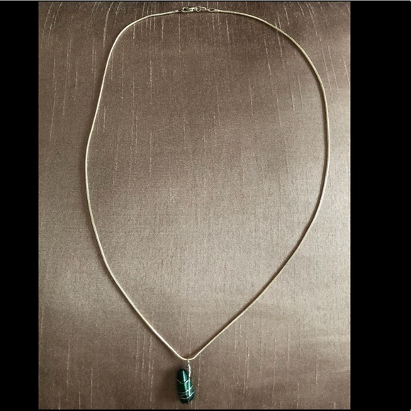 Green Malachite Gemstone Necklace - Picture 2 of 2